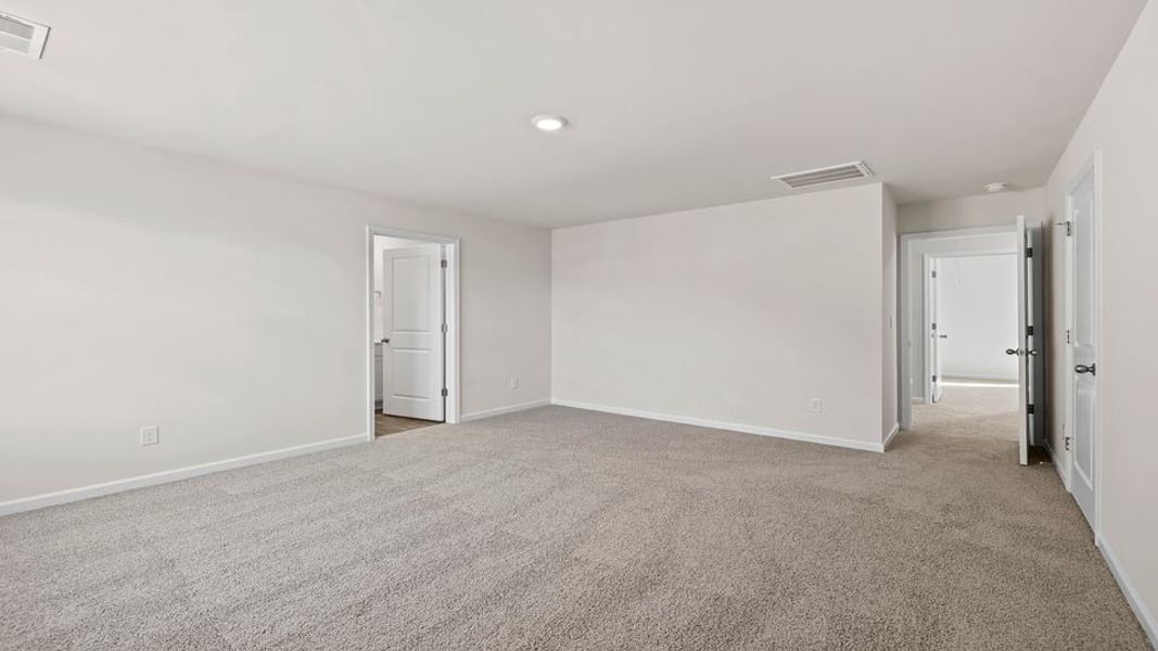 Spacious, unfurnished interior of a new home in Durbin Meadows, Fountain Inn (Image 27).
