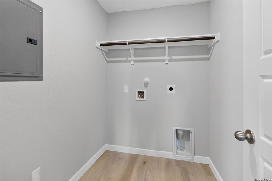 Spacious, unfurnished interior of a new home in Hickory Ridge, Elmendorf (Image 14). Spacious, unfurnished interior of a new home in Hickory Ridge, Elmendorf (Image 14).
