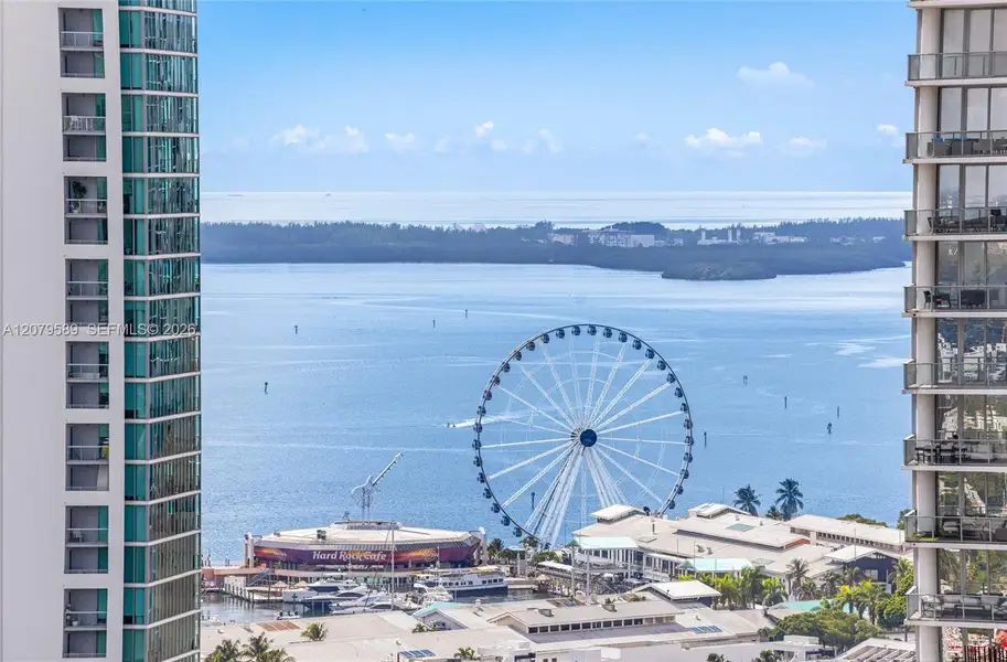 Condo located in Miami, FL showcasing its design and architecture (Image 1). Condo located in Miami, FL showcasing its design and architecture (Image 1).