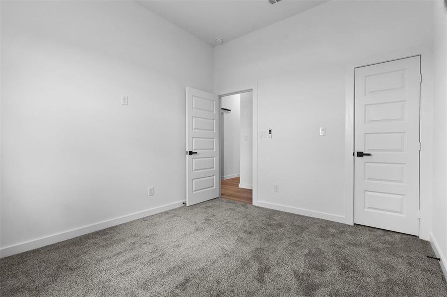 Spacious, unfurnished interior of a new home in , Quinlan (Image 25).