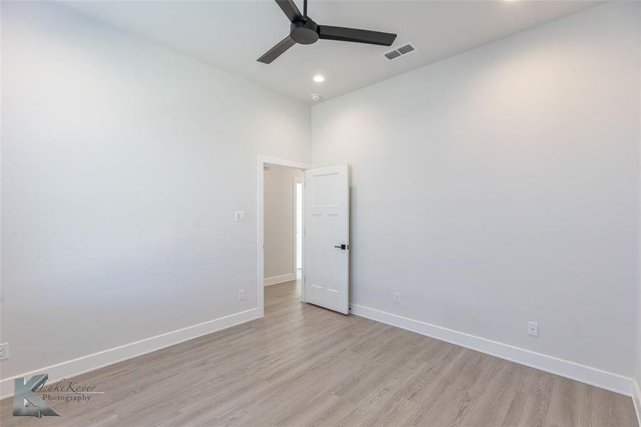 Spacious, unfurnished interior of a new home in , Abilene (Image 25).