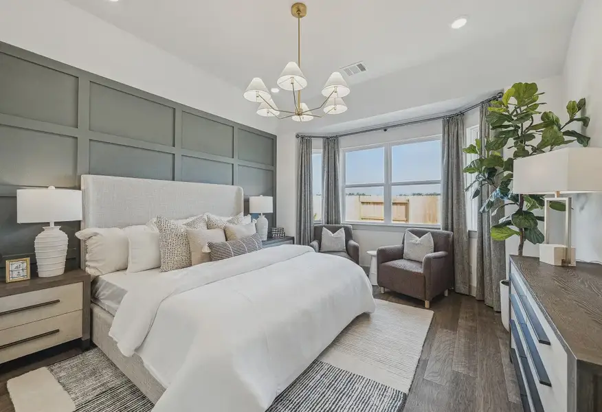 Plan 3034 Primary Bed - Staged - 12 of 19