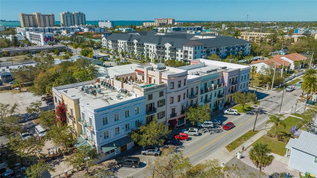 Condo located in Sarasota, FL showcasing its design and architecture (Image 32). Condo located in Sarasota, FL showcasing its design and architecture (Image 32).