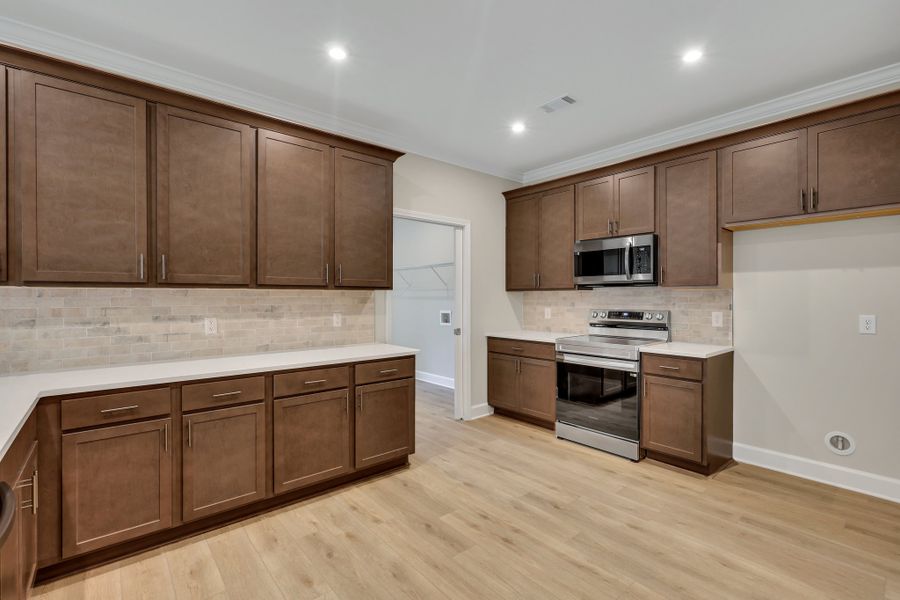 Furnished interior view inside a new home in Wexford, Richmond Hill (Image 11).