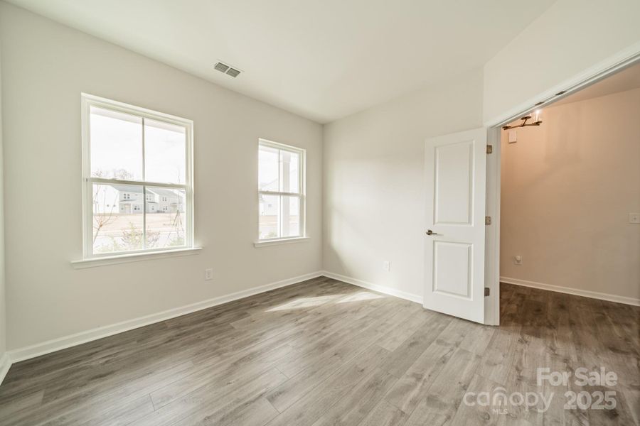 Spacious, unfurnished interior of a new home in Stewarts Landing, Charlotte (Image 18).