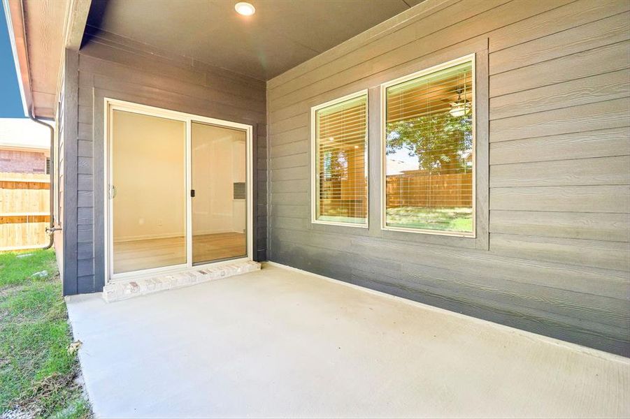 Exterior details and patio area of a home in Stella Hills, Denton (Image 3).