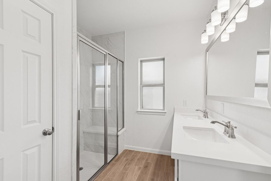 Relaxing owner's bath (*Photo not of actual home and used for illustration purposes only.)