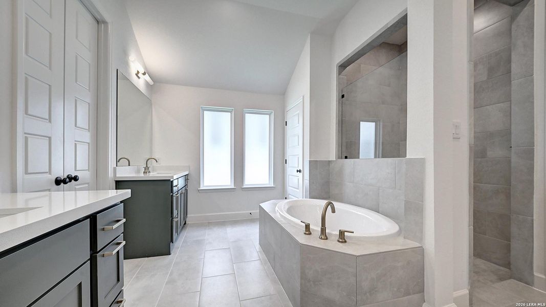 Furnished interior view inside a new home in Esperanza, Boerne (Image 10).