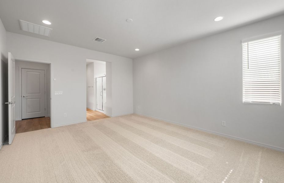 Spacious, unfurnished interior of a new home in Alamar, Avondale (Image 14). Spacious, unfurnished interior of a new home in Alamar, Avondale (Image 14).