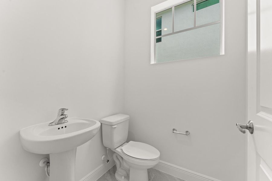 Image 13 of a home in Avila.