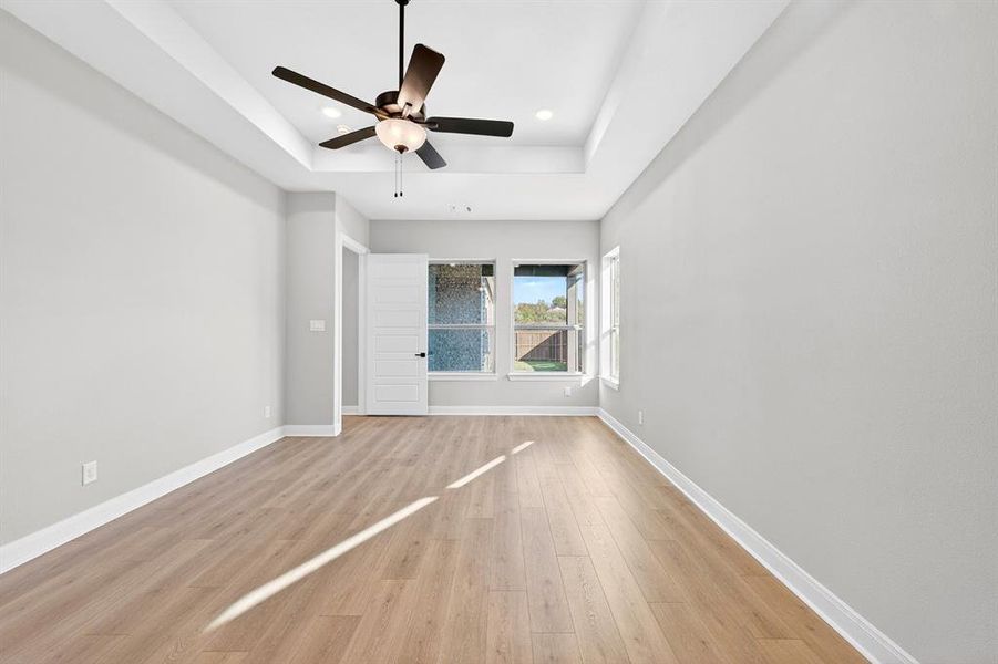 Spacious, unfurnished interior of a new home in Elements at Viridian - Signature Series, Arlington (Image 22).