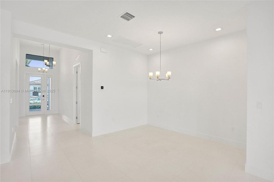 Spacious, unfurnished interior of a new home in Apex at Avenir, Palm Beach Gardens (Image 40).