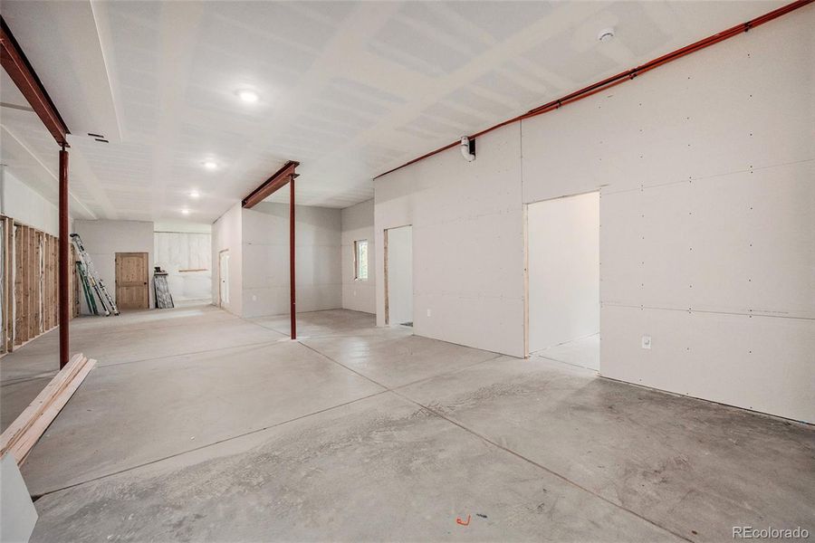 Image 33 of a home in .