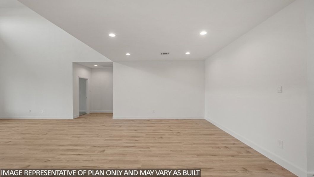 Representative unfurnished interior of a home built from the 3171 by D.R. Horton in River Ranch Estates, Dayton (Image 17).