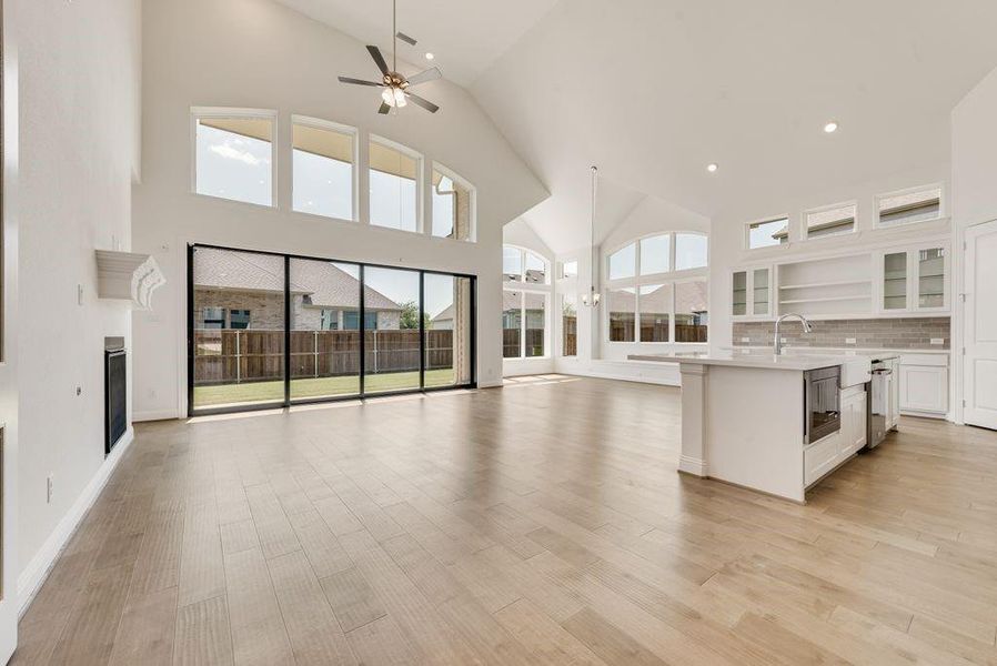 Spacious, unfurnished interior of a new home in South Pointe, Mansfield (Image 26).