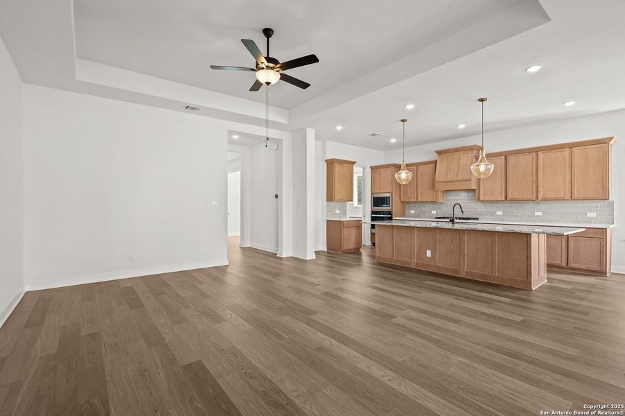 Spacious, unfurnished interior of a new home in Mayfair 60', New Braunfels (Image 28).