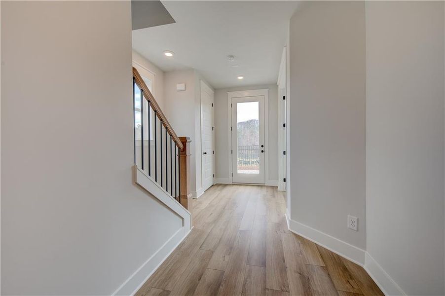 Spacious, unfurnished interior of a new home in Barrett Pointe, Kennesaw (Image 14). Spacious, unfurnished interior of a new home in Barrett Pointe, Kennesaw (Image 14).