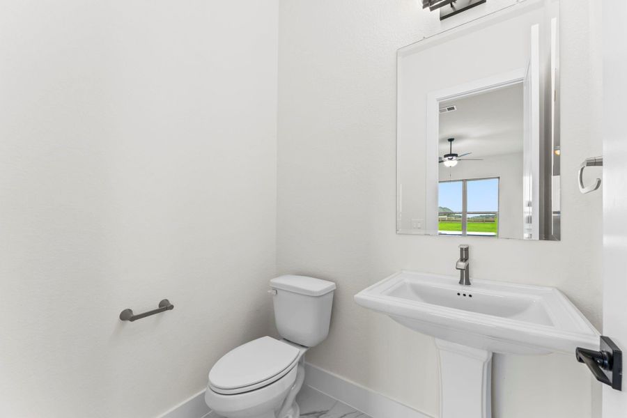 Furnished interior view inside a new home in Lakeview, Waller (Image 5).