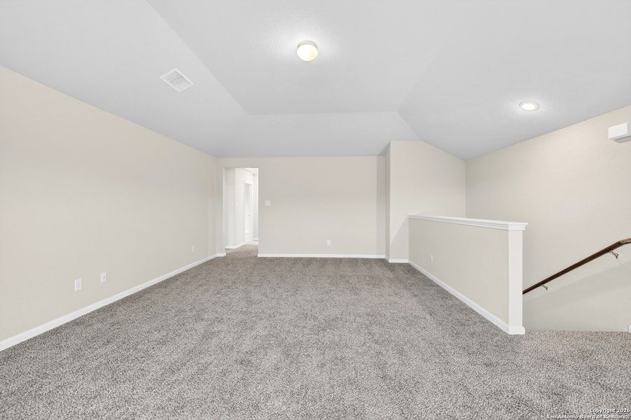 Spacious, unfurnished interior of a new home in Winding Brook, San Antonio (Image 40).