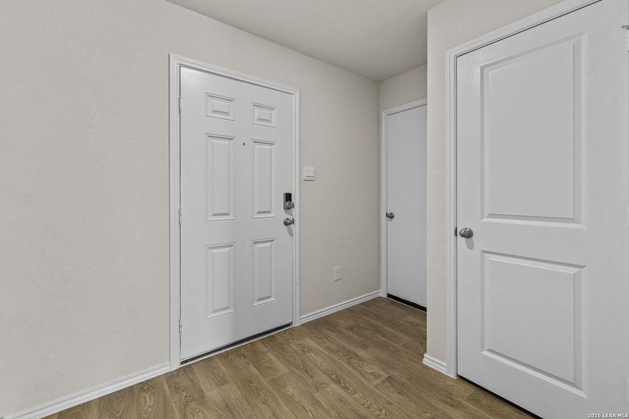 Spacious, unfurnished interior of a new home in Swenson Heights, Seguin (Image 24).