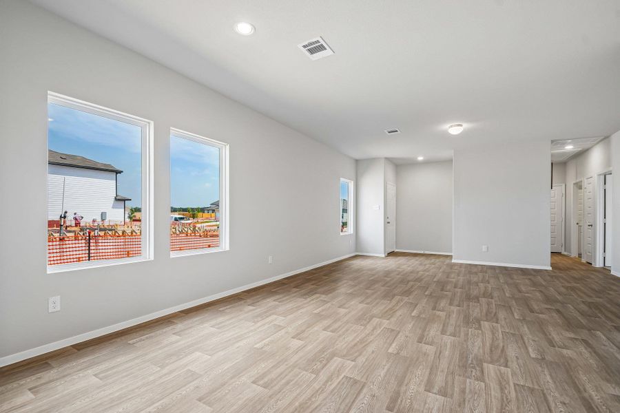 Spacious, unfurnished interior of a new home in Cascade, Liberty Hill (Image 20).