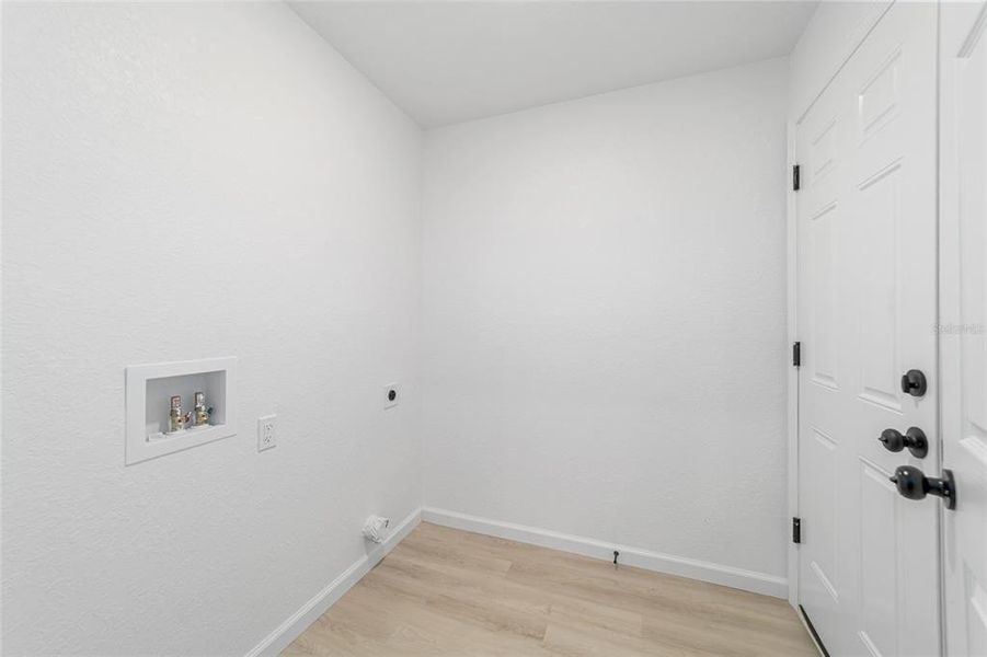 Spacious, unfurnished interior of a new home in , Ocala (Image 36).