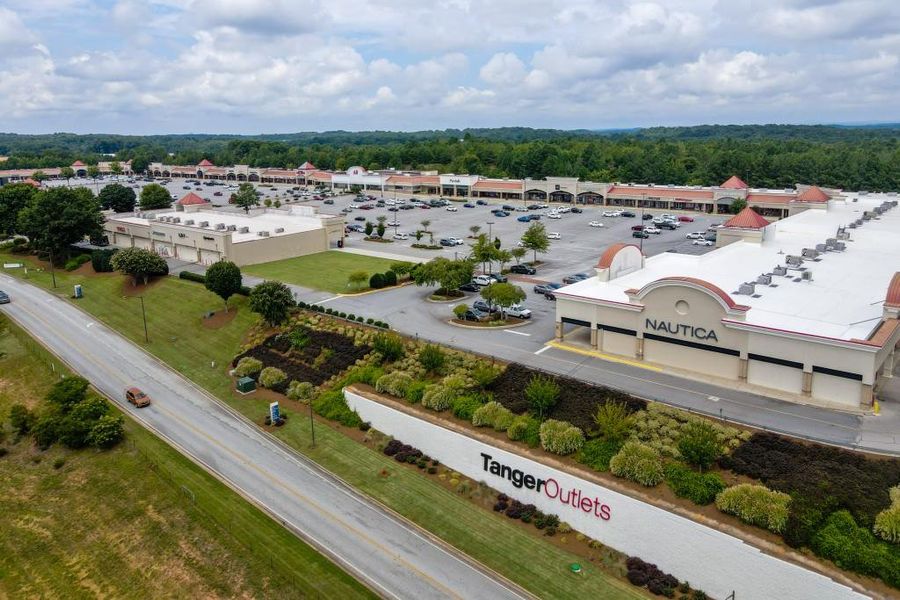 Image 8 of a home in .