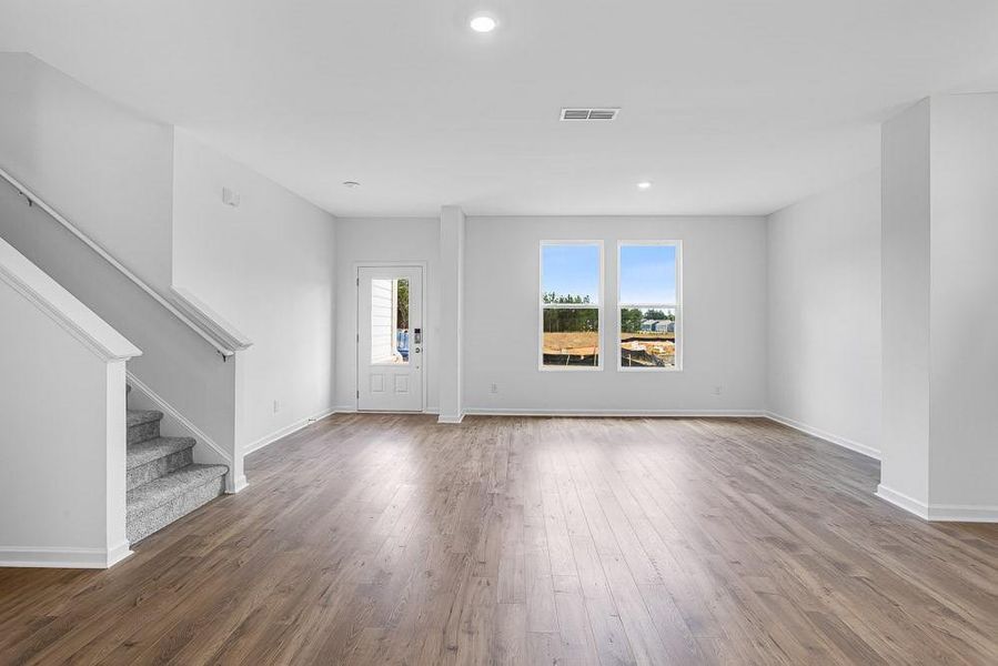 Spacious, unfurnished interior of a new home in Heritage River, Euharlee (Image 27). Spacious, unfurnished interior of a new home in Heritage River, Euharlee (Image 27).