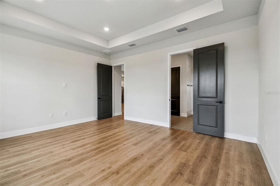 Spacious, unfurnished interior of a new home in Palmera Wellen Park - Classic Series, Venice (Image 12).