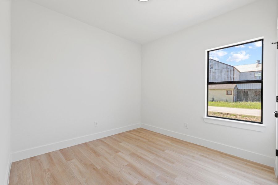 Spacious, unfurnished interior of a new home in , Beasley (Image 14).