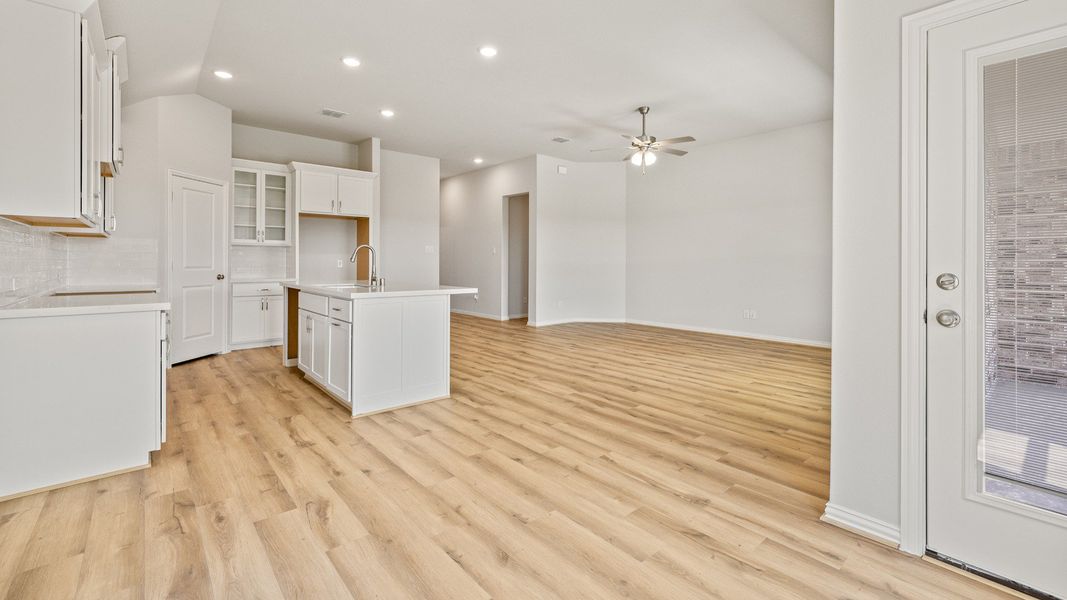 Furnished interior view inside a new home in River Ranch, Dayton (Image 17).