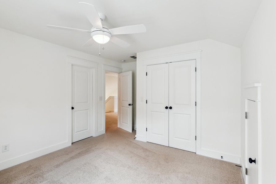 Spacious, unfurnished interior of a new home in Windsor Crossing, North Charleston (Image 24).