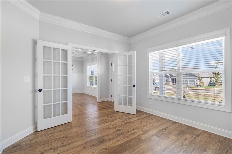 Spacious, unfurnished interior of a new home in Calgary Downs, Winder (Image 32).