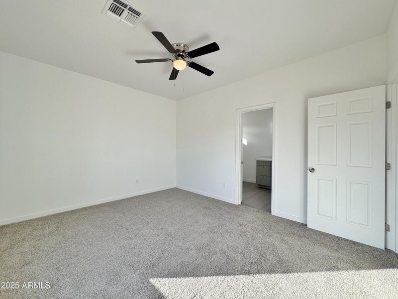 Master bedroom Master bedroom
