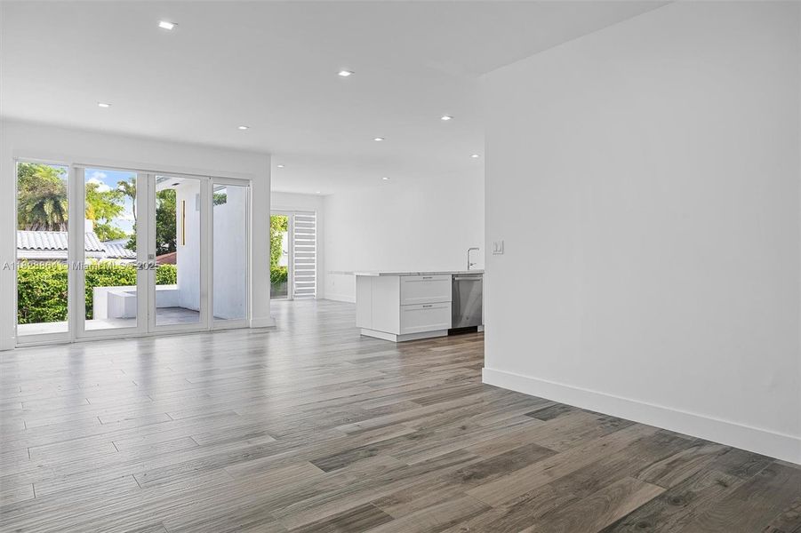 Spacious, unfurnished interior of a new home in , Miami (Image 19).