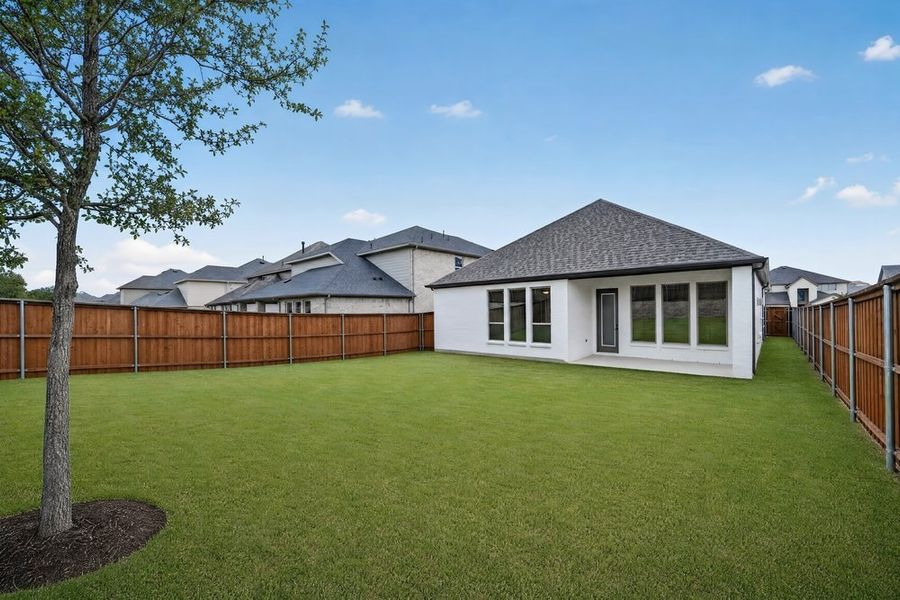 Exterior details and patio area of a home in Highland Lakes, McKinney (Image 3).
