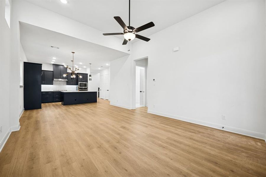 Spacious, unfurnished interior of a new home in Mantua Point Gardens, Van Alstyne (Image 17).