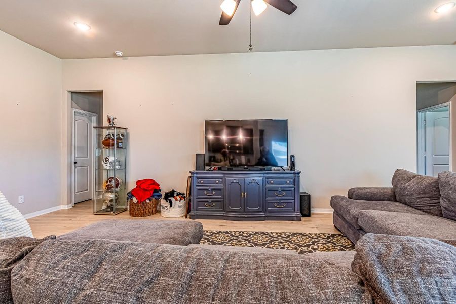 Furnished interior view inside a new home in , Conroe (Image 10).