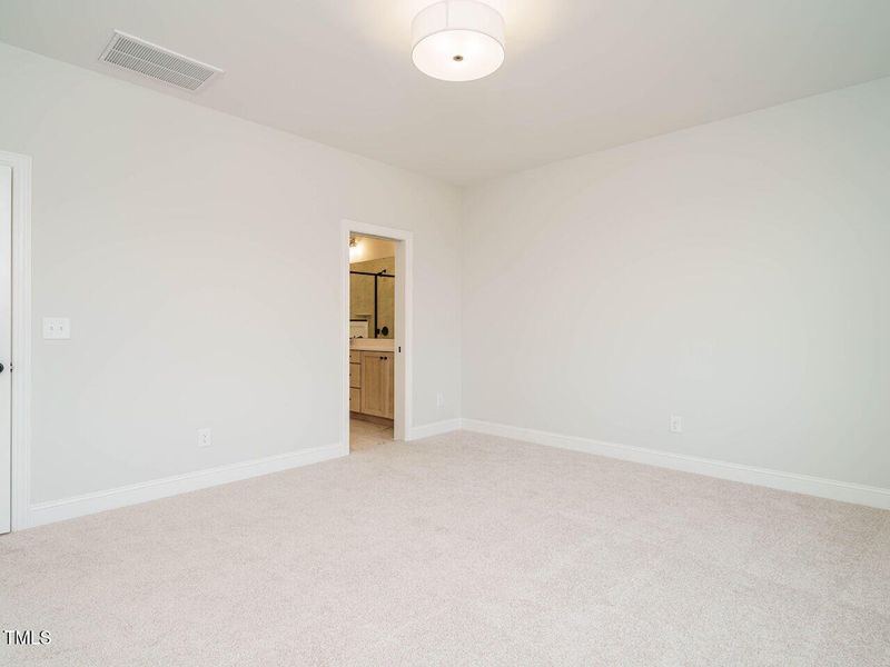 022-1280x960-primary-br