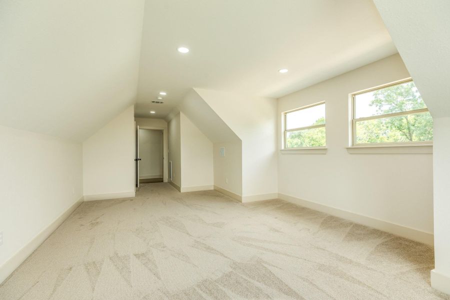 Spacious, unfurnished interior of a new home in , Richwood (Image 25).