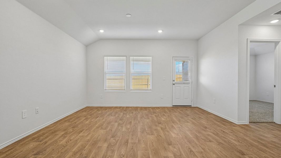 Spacious, unfurnished interior of a new home in Durango, Mustang Ridge (Image 16).