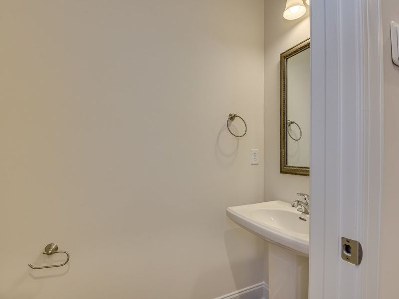 Representative furnished interior of a home built from the 1800 Plan by Ivey Homes in Windsor, North Augusta (Image 4). Representative furnished interior of a home built from the 1800 Plan by Ivey Homes in Windsor, North Augusta (Image 4).