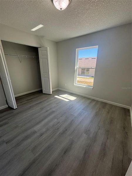 Spacious, unfurnished interior of a new home in , Citrus Springs (Image 39).
