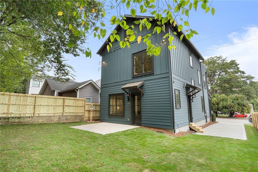 Exterior details and patio area of a home in , Atlanta (Image 23).