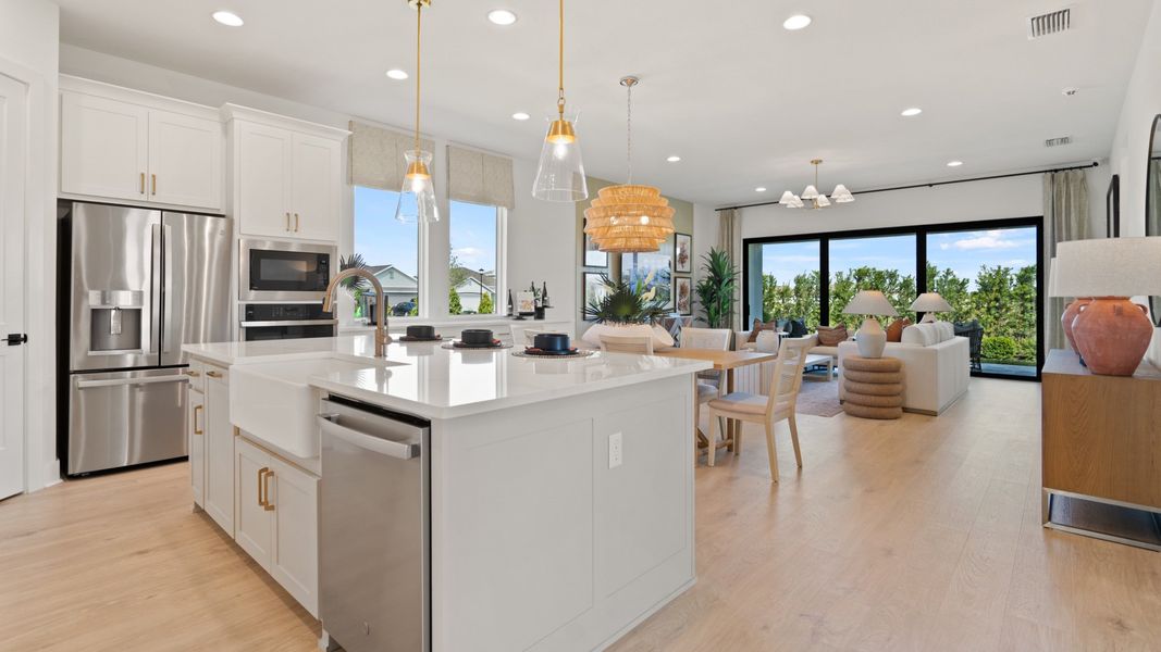 Representative furnished interior of a home built from the 2517F by Perry Homes in Mandarin Grove, Palmetto (Image 4).
