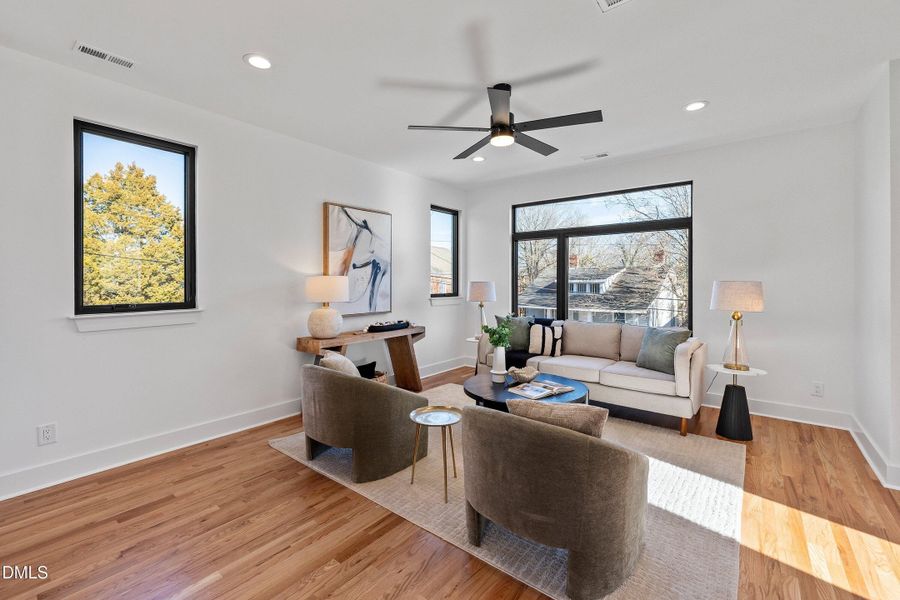 19-813 N Roxboro_6709 19-813 N Roxboro_6709