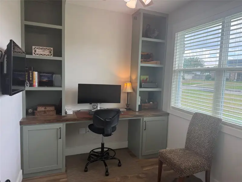 Furnished interior view inside a new home in , Cuero (Image 15).