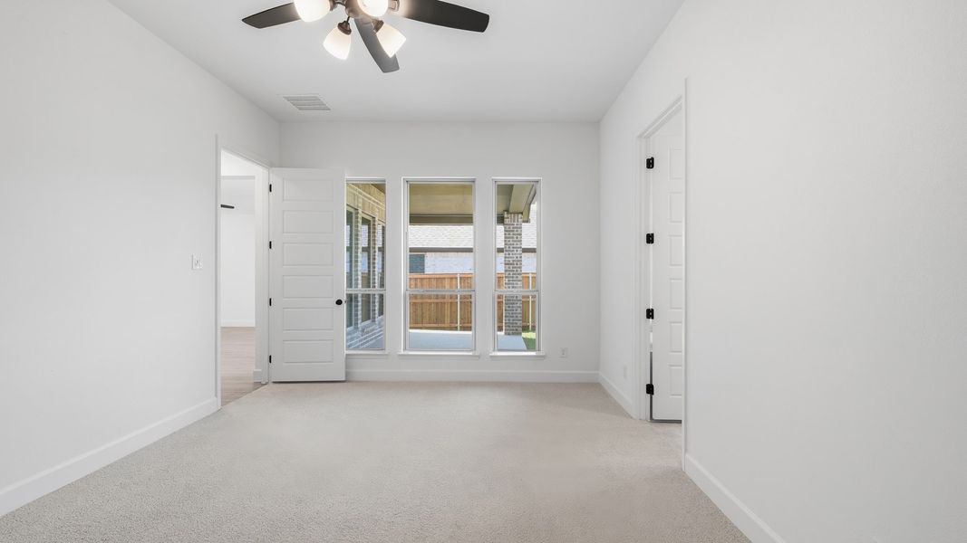 Spacious, unfurnished interior of a new home in Trinity Falls, McKinney (Image 15).