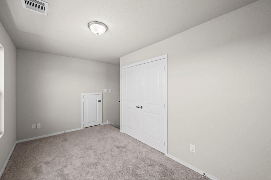 Spacious, unfurnished interior of a new home in Creekhaven, Rosharon (Image 15). Spacious, unfurnished interior of a new home in Creekhaven, Rosharon (Image 15).