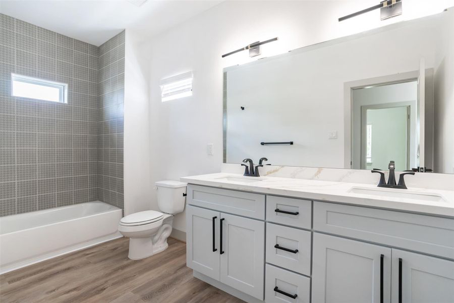 Furnished interior view inside a new home in Avenue Park, Houston (Image 5).